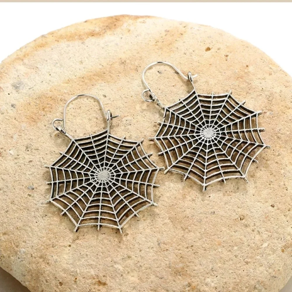 NEW INVENTORY Spider web steel earrings - Picture 3 of 4